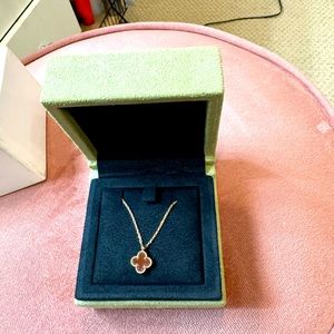 Brand new vca necklace small pendant